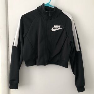 Women’s S Nike cropped sweater